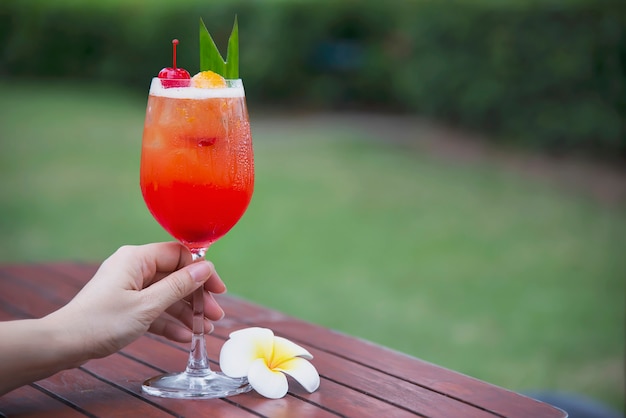 Cocktail receita nome mai tai ou mai tailandês mundial favor coquetel