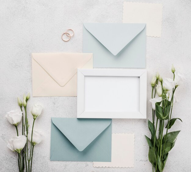 Coleção de envelopes de convite de casamento com flores