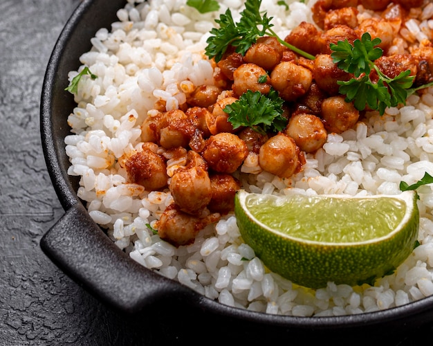 Comida brasileira deliciosa de alto ângulo