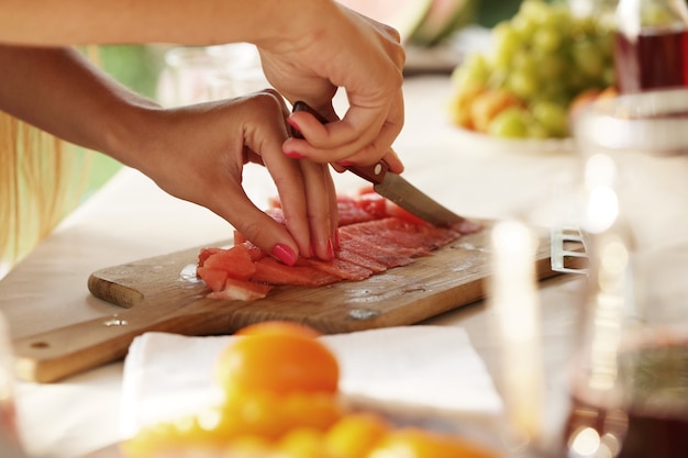 Foto grátis comida de piquenique em preparação