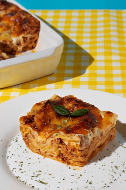 Foto grátis comida deliciosa de alto ângulo no prato