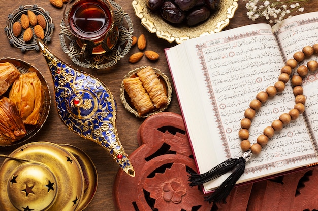 Comida islâmica de ano novo com contas de oração