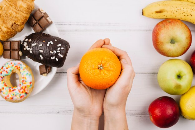 Comida saudável vs alimentos pouco saudáveis