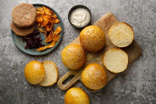 Composição com delicioso hambúrguer vegano