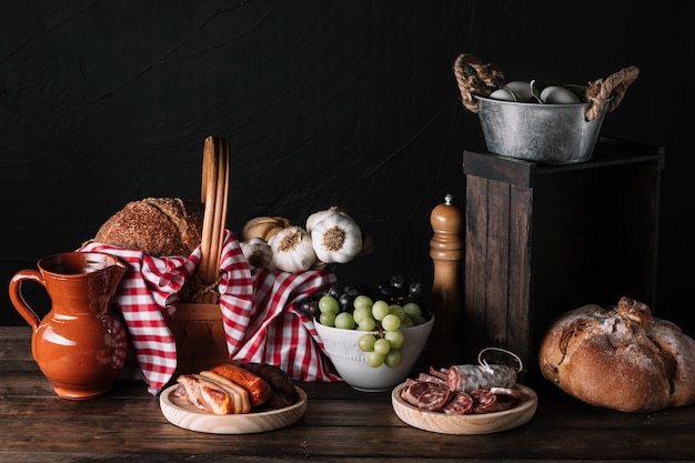 Foto grátis composição de alimentos saborosos assorted