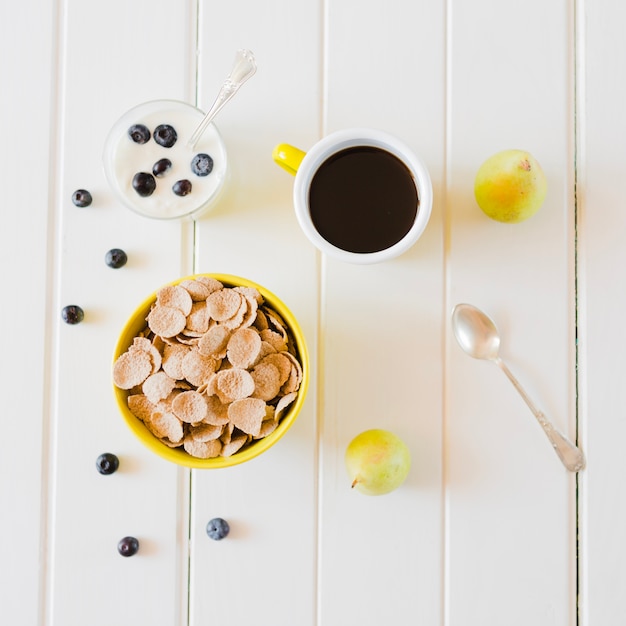 Composição de alimentos saudáveis ​​para café da manhã