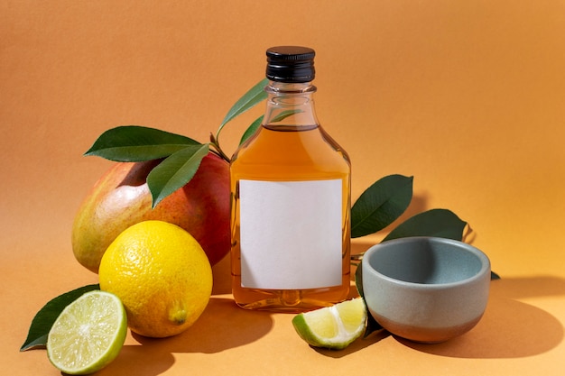 Foto grátis composição de bebida deliciosa de mezcal