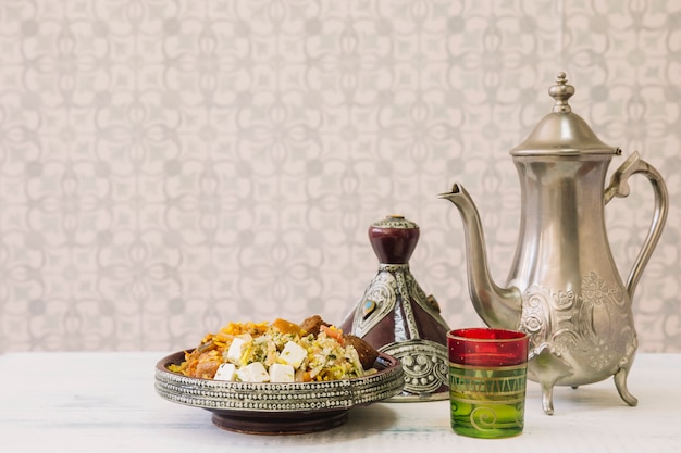 Foto grátis composição de comida árabe para o ramadã