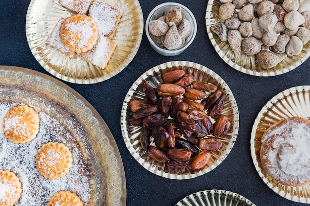 Foto grátis composição de confeitaria doce e saborosa