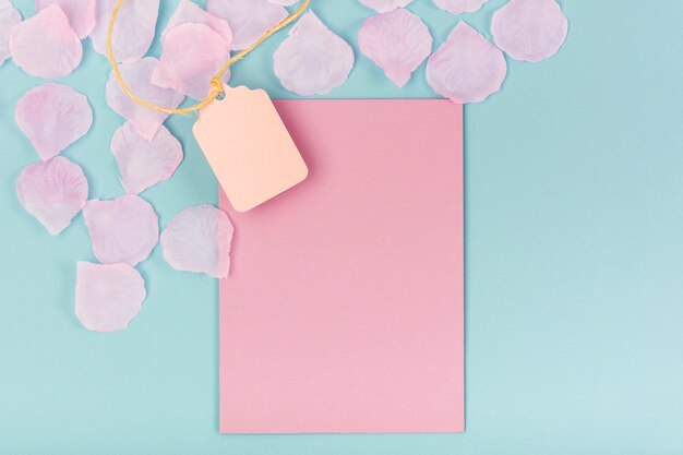 Composição de festa Quinceanera com cartão vazio rosa