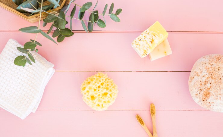 Foto grátis composição de objetos de casa de banho ou spa