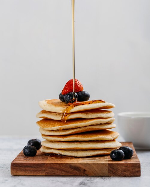 Composição de saborosas panquecas de café da manhã