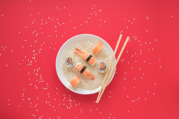 Composição de sushi plana leigos