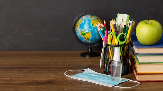 Composição do dia da educação com espaço de cópia