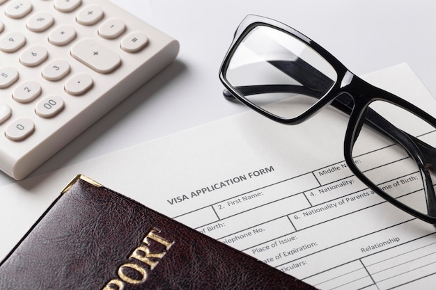 Foto grátis composição do formulário de solicitação de visto