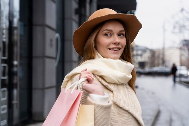 Compras de jovens adultos na cidade