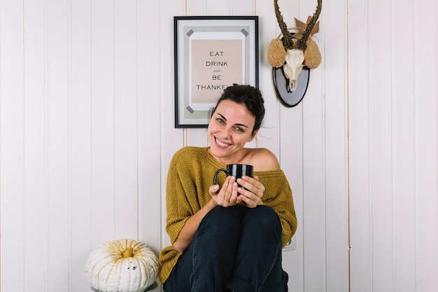 Foto grátis conceito de ação de graças com mulher feliz