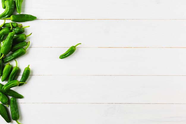 Conceito de comida mexicana com pimentão verde e copyspace