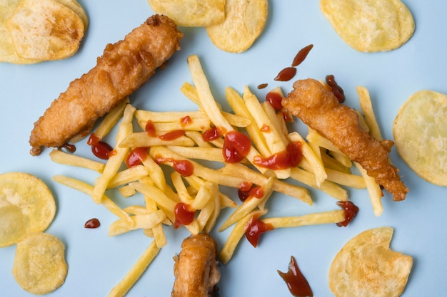 Conceito de delicioso peixe com batatas fritas