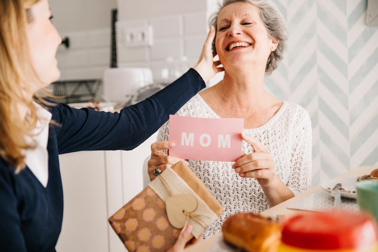 Foto grátis conceito de dia das mães com pequeno-almoço