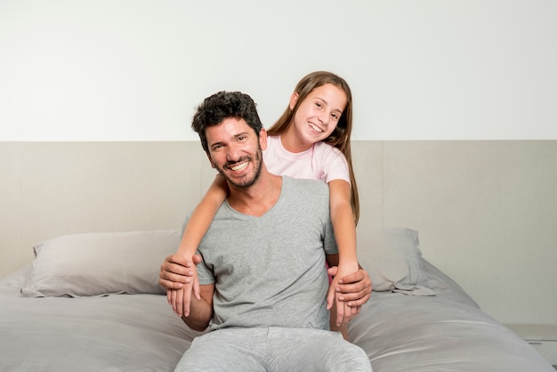 Conceito de dia dos pais com a família feliz