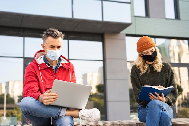 Conceito de distância social ao ar livre