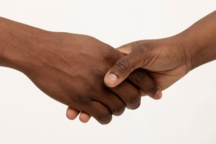 Foto grátis conceito de diversidade com as mãos