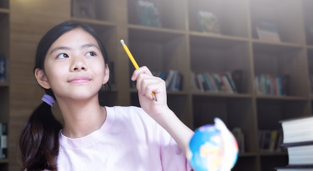 Foto grátis conceito de educação e escola