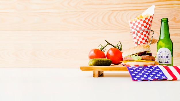 Foto grátis conceito de fast food com espaço à esquerda