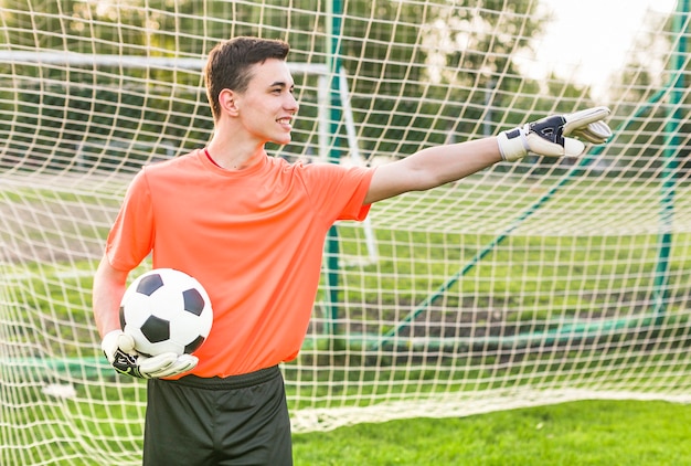 Foto grátis conceito de futebol amador com goleiro