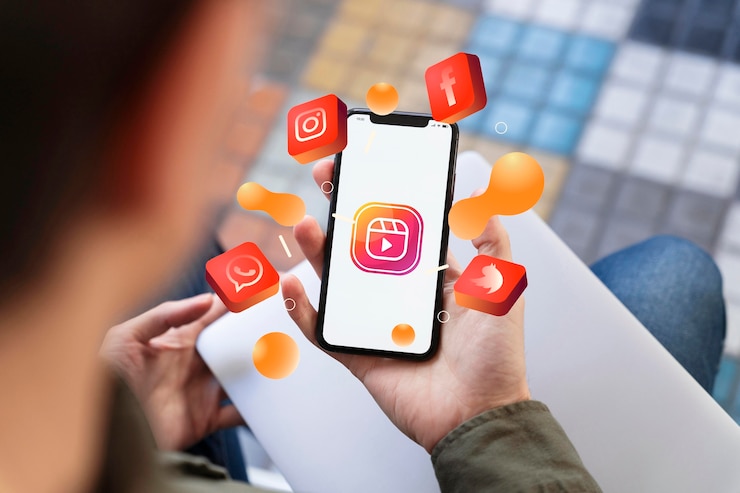 Foto grátis conceito de mídia social de smartphone em mão