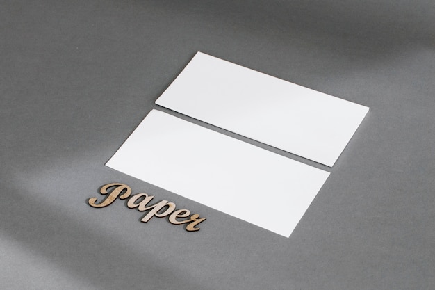 Conceito de papelaria com duas bandeiras