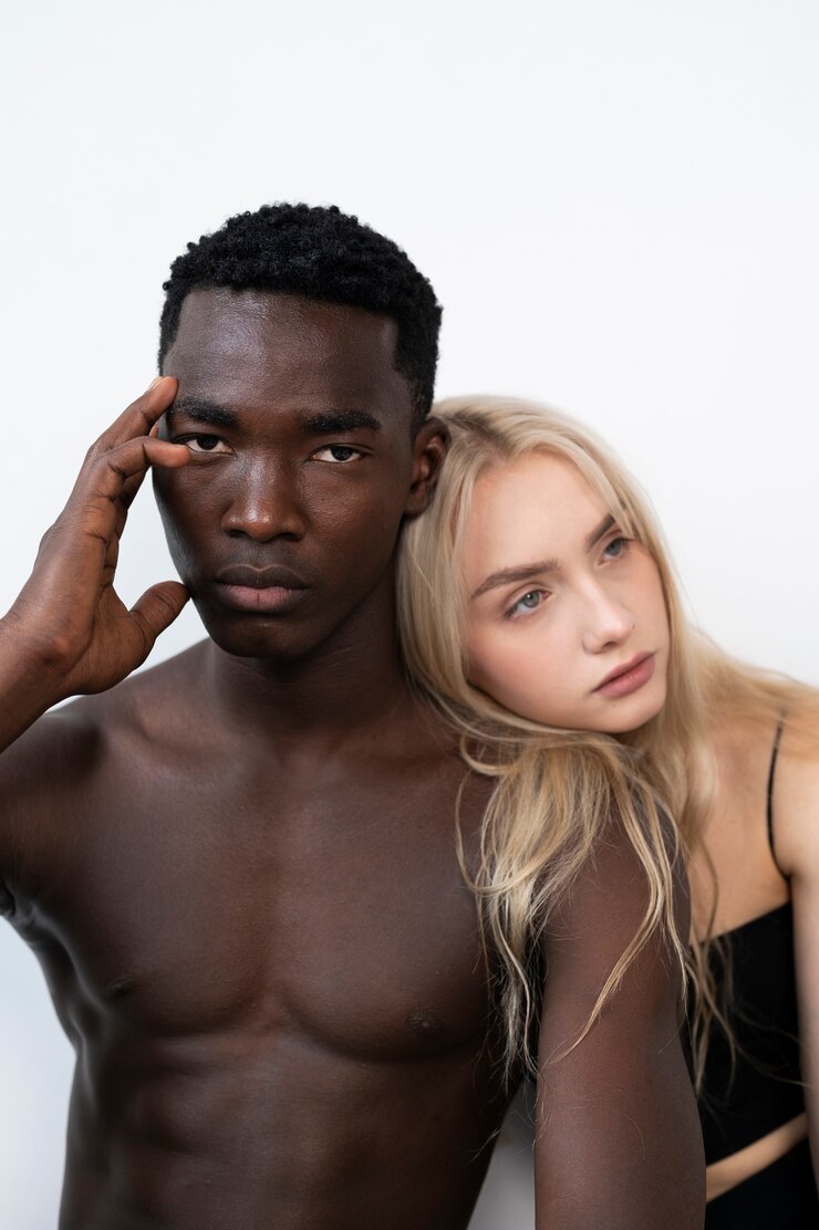 Foto grátis conectando-se com o conceito de outros com casal