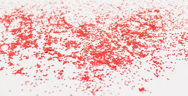 Confete disperso vermelho a bordo