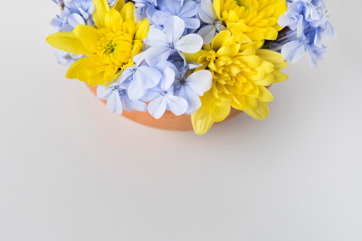 Foto grátis configuração plana de beautful arranjo floral
