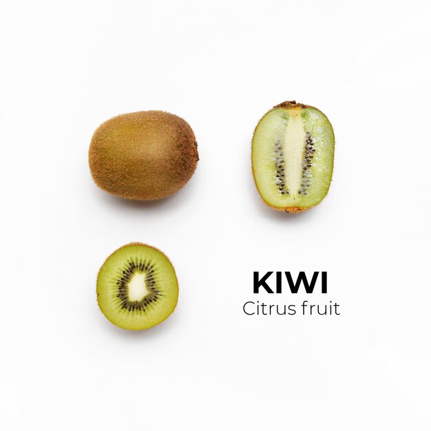 Conjunto de kiwi fresco inteiro e cortado e fatias isoladas na superfície branca da vista superior