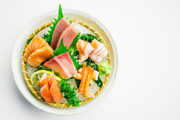 Foto grátis conjunto de sashimi misturado