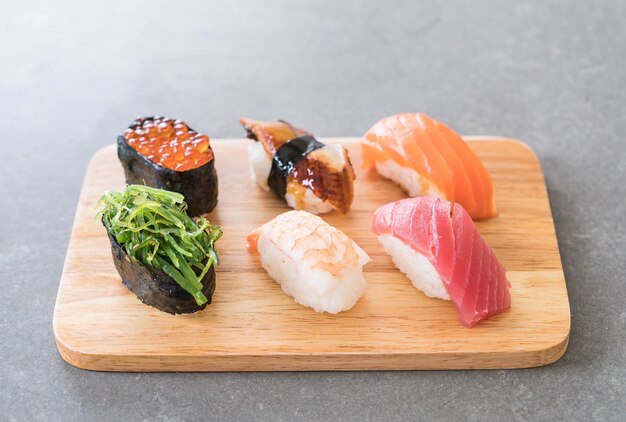 Conjunto de sushi misto