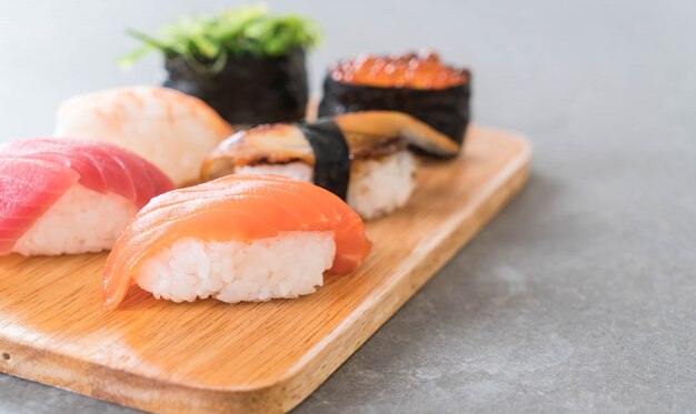 Conjunto de sushi misto