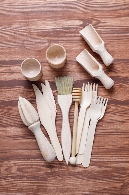 Conjunto de utensílios de cozinha de madeira, vista superior