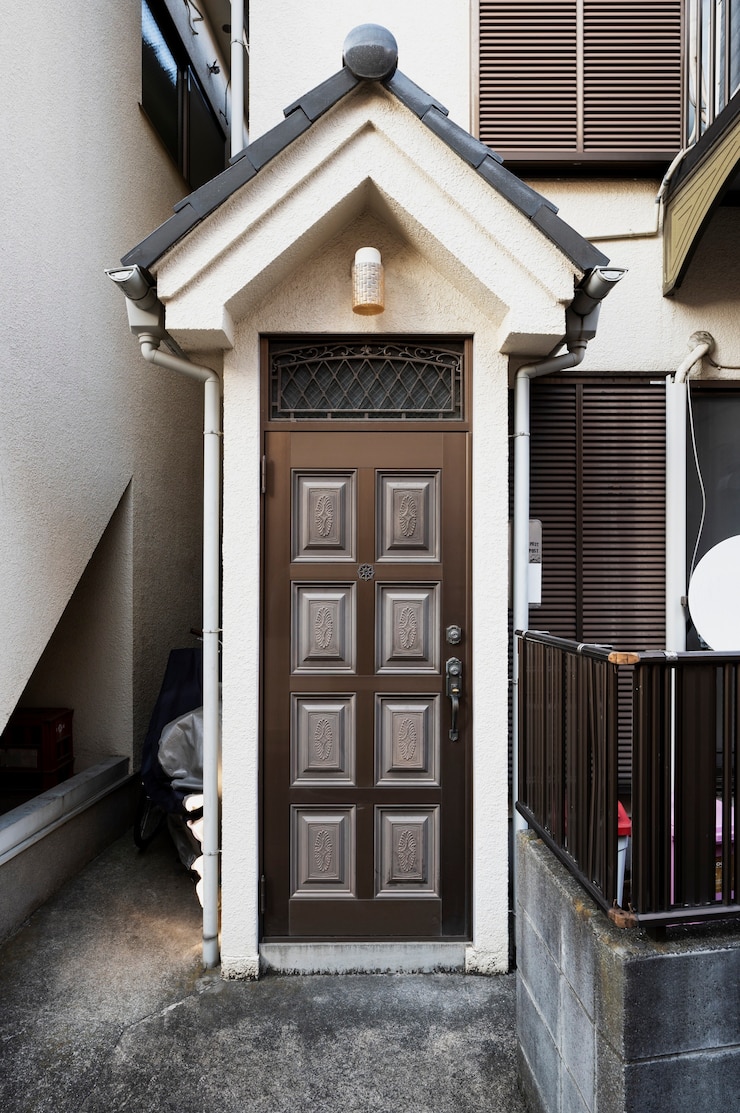 Foto grátis construção de japão de entrada de casa pequena