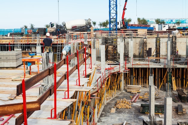 Construção de nova casa de concreto