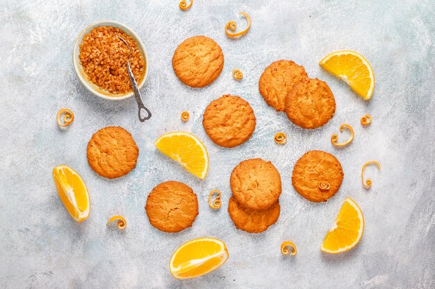 Cookies caseiros deliciosos de raspas de laranja.