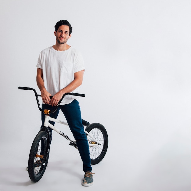 Cool guy com bmx bike