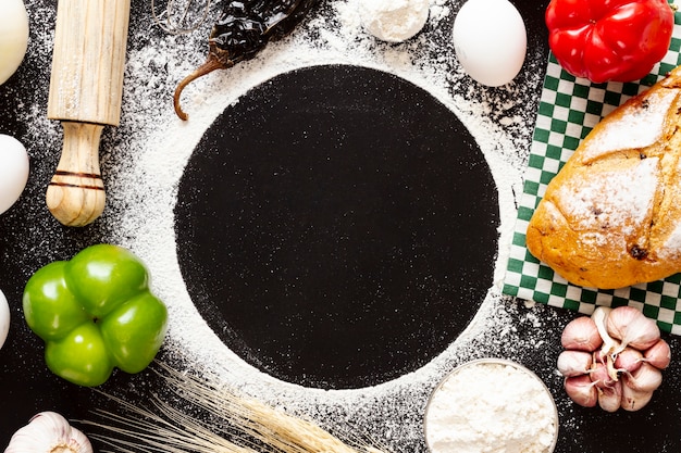 Copie o espaço círculo rodeado por comida