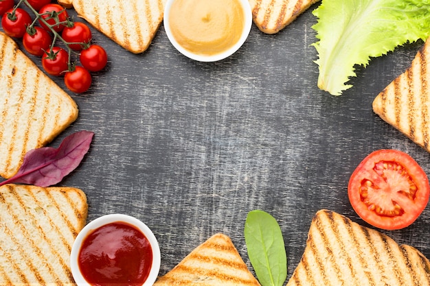 Foto grátis copie o espaço com comida deliciosa