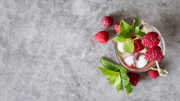 Foto grátis coquetel de bebida alcoólica frutuosa