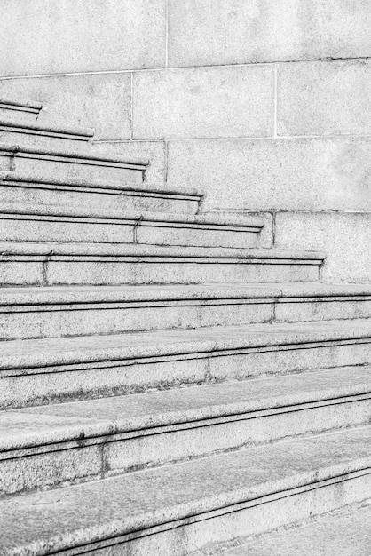 Cor preto e branco da escada de concreto