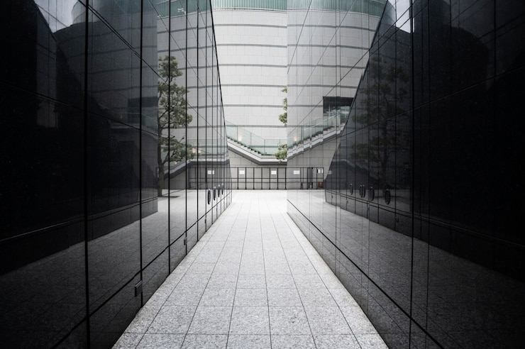 Foto grátis corredor de um edifício