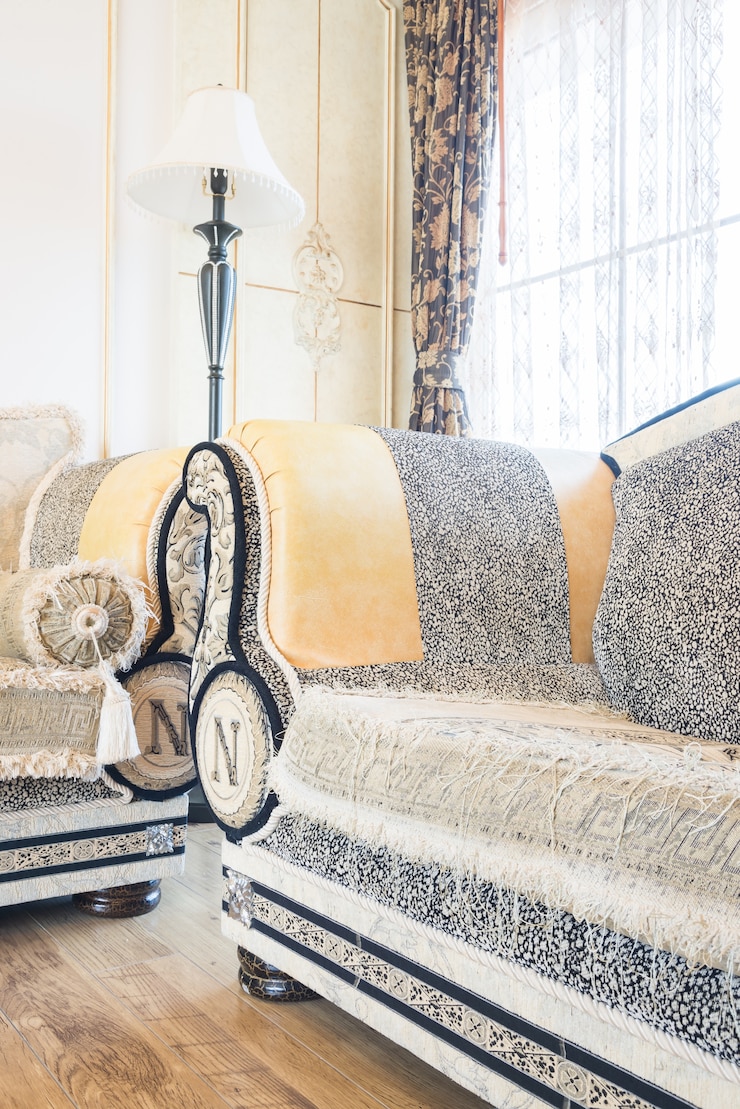 Foto grátis couch indoor lifestyle sofá-estar